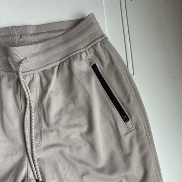 Under Armour Men’s Joggers Tan Size Medium - Picture 3 of 6